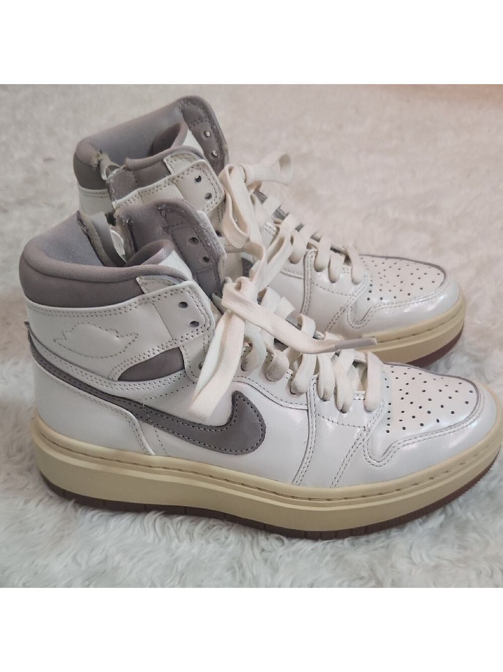 Air Jordan 1 Elevate High SE Vanilla/Gum/ Gray High-Top Sneakers